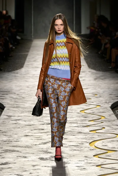 Look 15